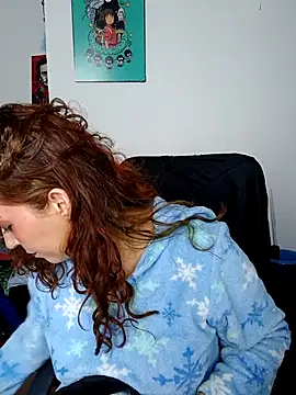 Luz delunaa online show from April 18, 5:28 pm