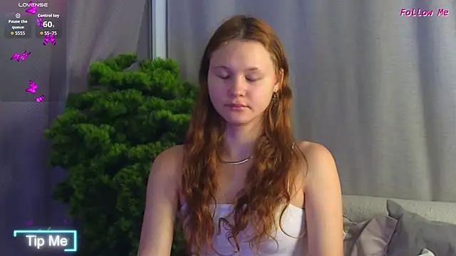 AmeliRoyse online show from December 3, 5:44 pm