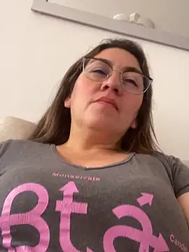 Snapshot of Luna-nevada chatting on April 18, 7:51 pm Luna-nevada online show from April 18, 7:51 pm