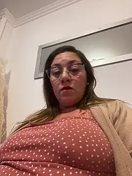 Snapshot of Luna-nevada chatting on May 6, 10:59 pm Luna-nevada online show from May 6, 10:59 pm