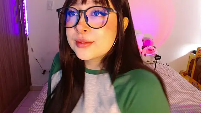 Oliviargf online show from April 3, 12:25 pm