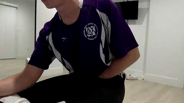 Snapshot of TheDaddy005 chatting on March 7, 5:40 am TheDaddy005 online show from March 7, 5:40 am