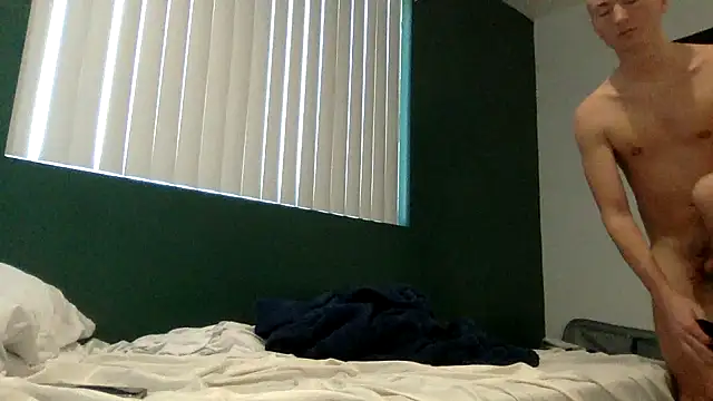 Snapshot of TheDaddy005 chatting on March 7, 4:55 pm TheDaddy005 online show from March 7, 4:55 pm