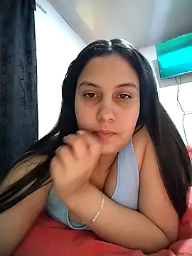 esmeralda jadees online show from April 19, 6:10 pm