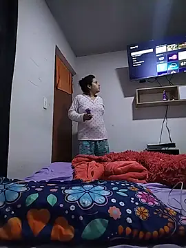 esmeralda jadees online show from May 31, 1:51 pm