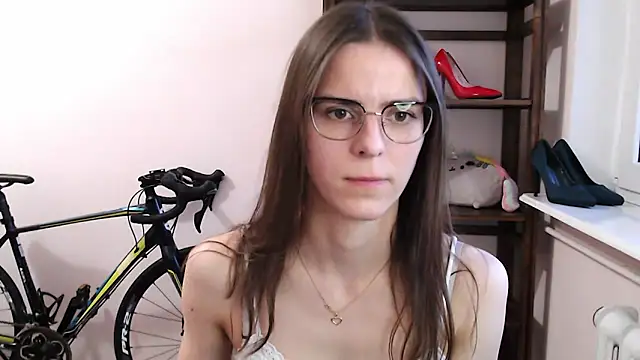 love megi online show from January 6, 3:05 pm