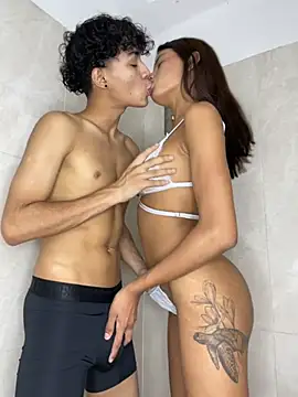 Snapshot of the_crazysex chatting on November 17, 10:26 pm the crazysex online show from November 17, 10:26 pm