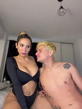 CarinaRose online show from April 8, 9:04 pm