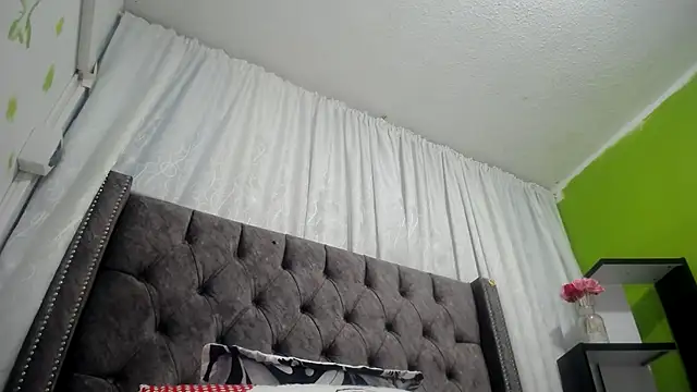 Snapshot of ANA-BULLOCK- chatting on September 11, 12:16 pm ANA-BULLOCK- online show from September 11, 12:16 pm