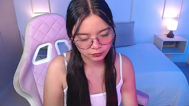 Snapshot of lilly_1948 chatting on March 11, 7:47 pm lilly 1948 online show from March 11, 7:47 pm