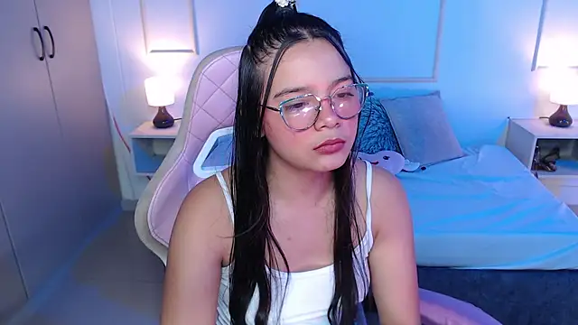 Snapshot of lilly_1948 chatting on March 15, 10:11 pm lilly 1948 online show from March 15, 10:11 pm