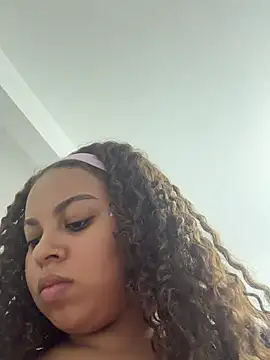 Snapshot of AlesiaCooper chatting on June 20, 4:04 am AlesiaCooper online show from June 20, 4:04 am