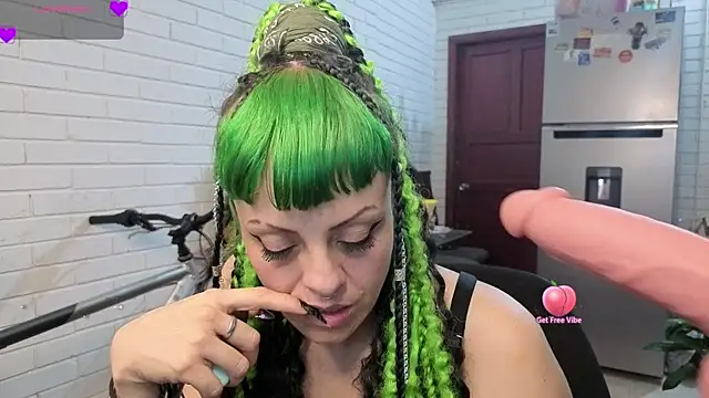 Snapshot of freyaa_sorcerees chatting on September 19, 6:26 am freyaa sorcerees online show from September 19, 6:26 am