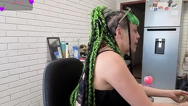 Snapshot of freyaa_sorcerees chatting on October 3, 5:21 pm freyaa sorcerees online show from October 3, 5:21 pm