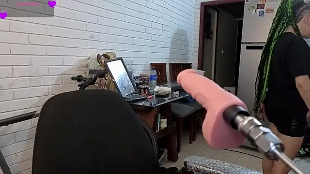 Snapshot of freyaa_sorcerees chatting on October 12, 1:15 am freyaa sorcerees online show from October 12, 1:15 am