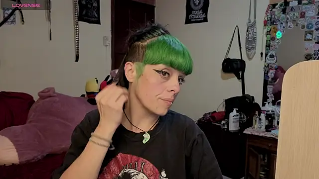 Snapshot of freyaa_sorcerees chatting on December 15, 4:39 am freyaa sorcerees online show from December 15, 4:39 am