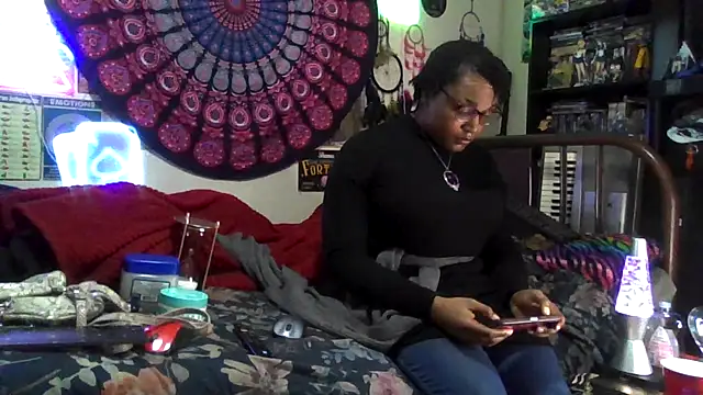 GardeniaFields online show from January 18, 11:30 pm