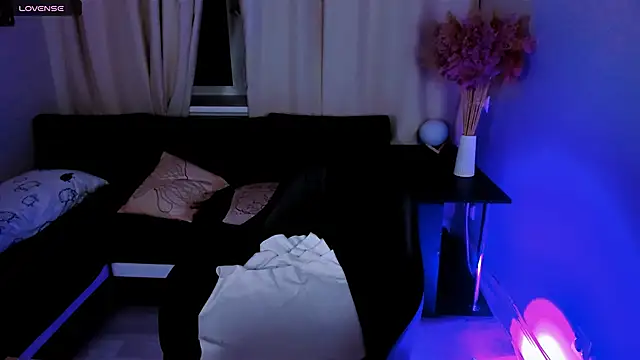 Melissa Rood online show from March 7, 4:22 pm