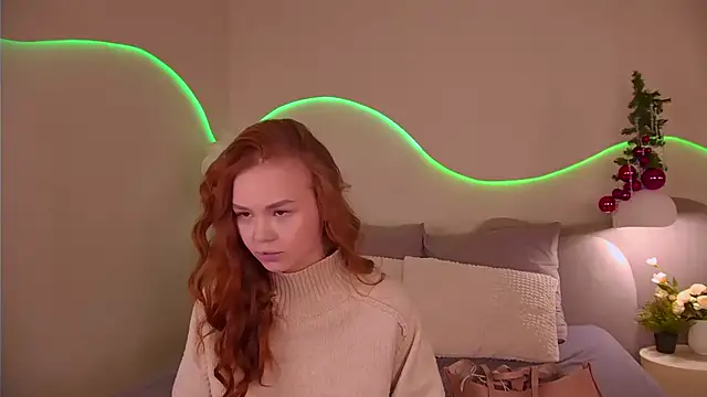 Snapshot of MiraBliss chatting on December 15, 6:34 pm MiraBliss online show from December 15, 6:34 pm