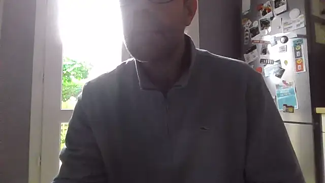 Snapshot of Simon_76 chatting on October 11, 7:51 am Simon 76 online show from October 11, 7:51 am