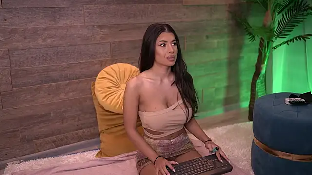 Snapshot of TanyaVonDe chatting on September 25, 4:32 pm TanyaVonDe online show from September 25, 4:32 pm