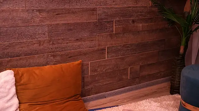 Snapshot of TanyaVonDe chatting on October 4, 5:00 pm TanyaVonDe online show from October 4, 5:00 pm