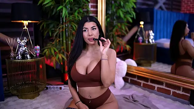 TanyaVonDe online show from March 2, 6:15 pm