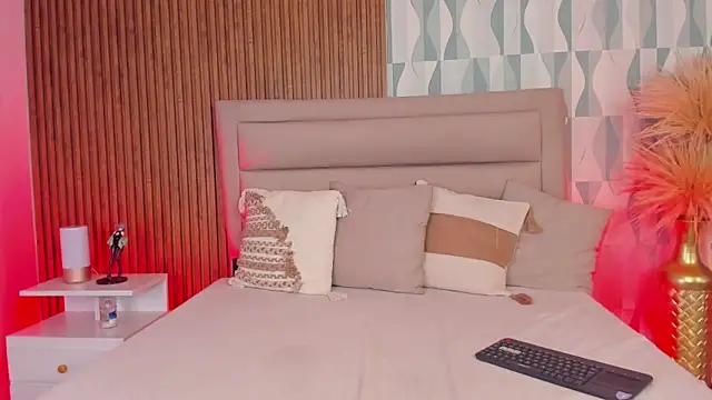 Snapshot of FatimaEvans chatting on October 31, 5:03 pm FatimaEvans online show from October 31, 5:03 pm