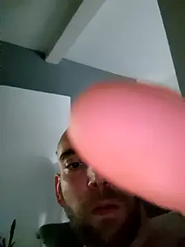 Snapshot of Smokeym123 chatting on March 10, 7:10 am Smokeym123 online show from March 10, 7:10 am