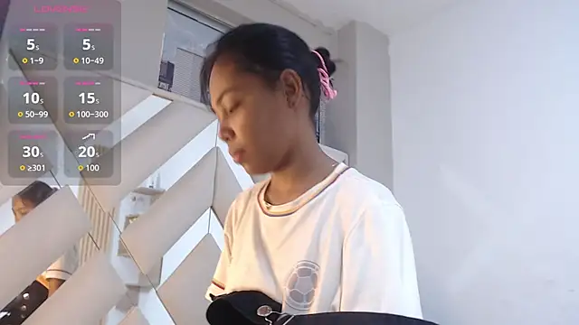 willow smitt online show from March 14, 2:00 pm