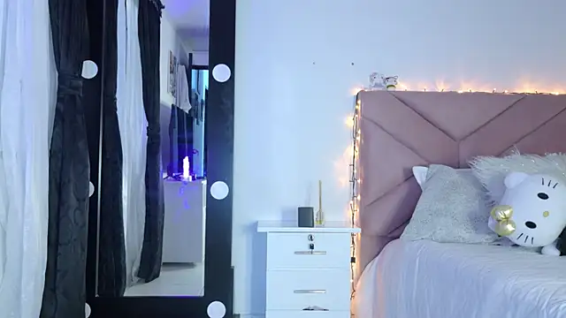 eva sin18 online show from January 6, 11:18 pm