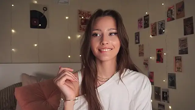 Snapshot of EditaBails chatting on September 30, 6:57 pm EditaBails online show from September 30, 6:57 pm