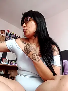 Snapshot of DaniPoison chatting on October 5, 5:11 pm DaniPoison online show from October 5, 5:11 pm