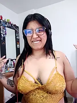 Snapshot of DaniPoison chatting on November 7, 9:26 pm DaniPoison online show from November 7, 9:26 pm