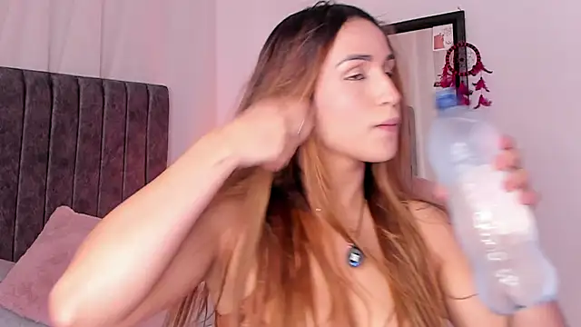 Snapshot of Tefy-Rose chatting on November 19, 2:55 am Tefy-Rose online show from November 19, 2:55 am