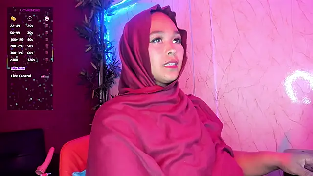 Snapshot of BBWHijab chatting on March 22, 11:21 am BBWHijab online show from March 22, 11:21 am