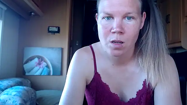 CallMeMaria online show from January 3, 10:41 am