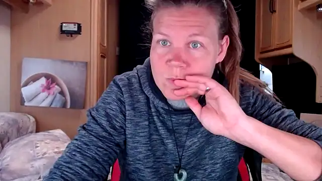 CallMeMaria online show from January 4, 10:16 am