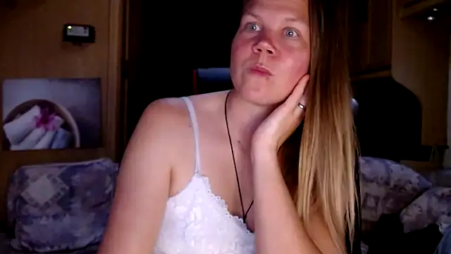 CallMeMaria online show from January 11, 4:57 pm