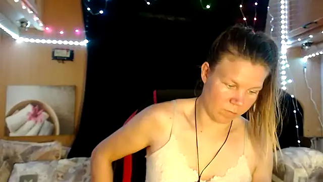 CallMeMaria online show from January 27, 12:05 pm