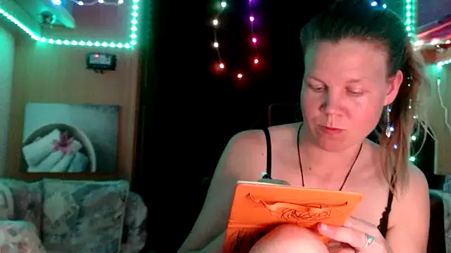 CallMeMaria online show from February 6, 7:29 pm