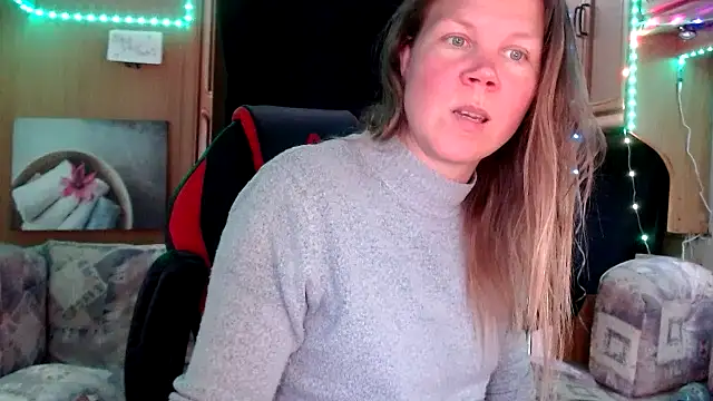 CallMeMaria online show from February 7, 12:39 pm