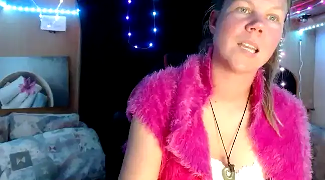 CallMeMaria online show from February 10, 7:28 pm