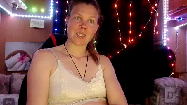 CallMeMaria online show from February 13, 7:42 pm