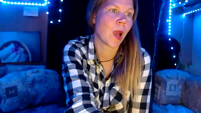 CallMeMaria online show from February 16, 8:00 pm