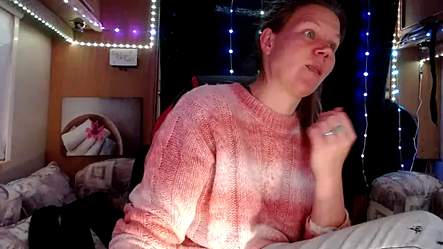 CallMeMaria online show from March 19, 4:02 pm