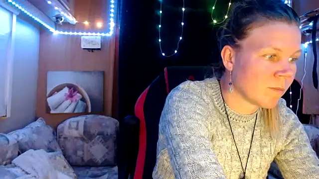 CallMeMaria online show from March 20, 5:04 pm