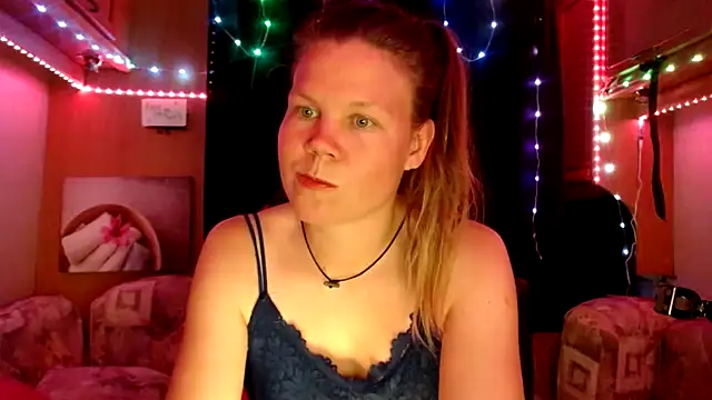 CallMeMaria online show from March 21, 9:12 pm