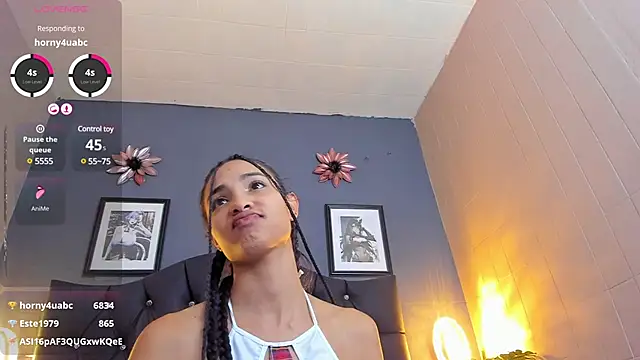 Lissandra 18 online show from March 12, 1:30 pm