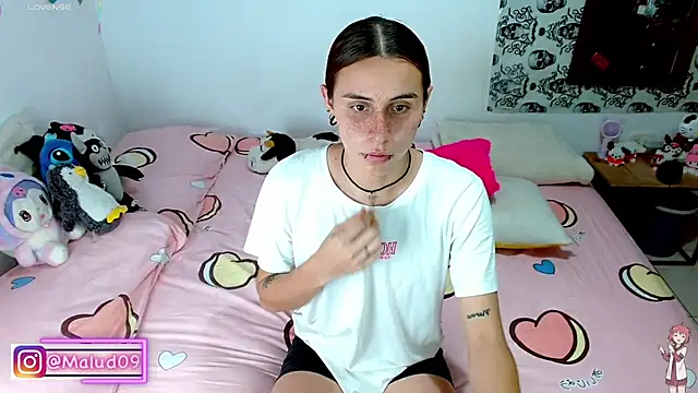 Snapshot of Malud09 chatting on October 8, 11:08 am Malud09 online show from October 8, 11:08 am